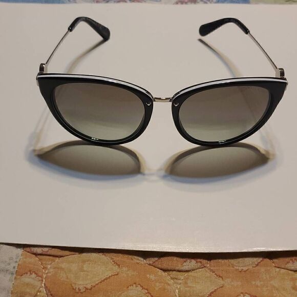 VINTAGE SUNGLASSES   - Picture 8 of 10